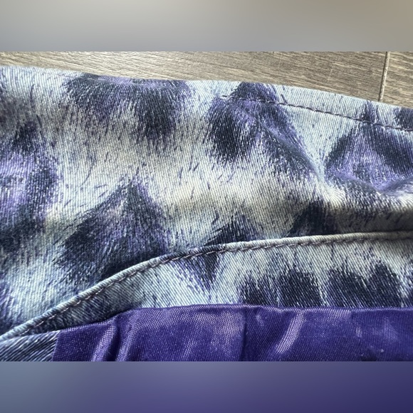 Rare vintage y2k Moschino Jeans animal heart print zip up jacket. Sz 4 - Picture 16 of 16